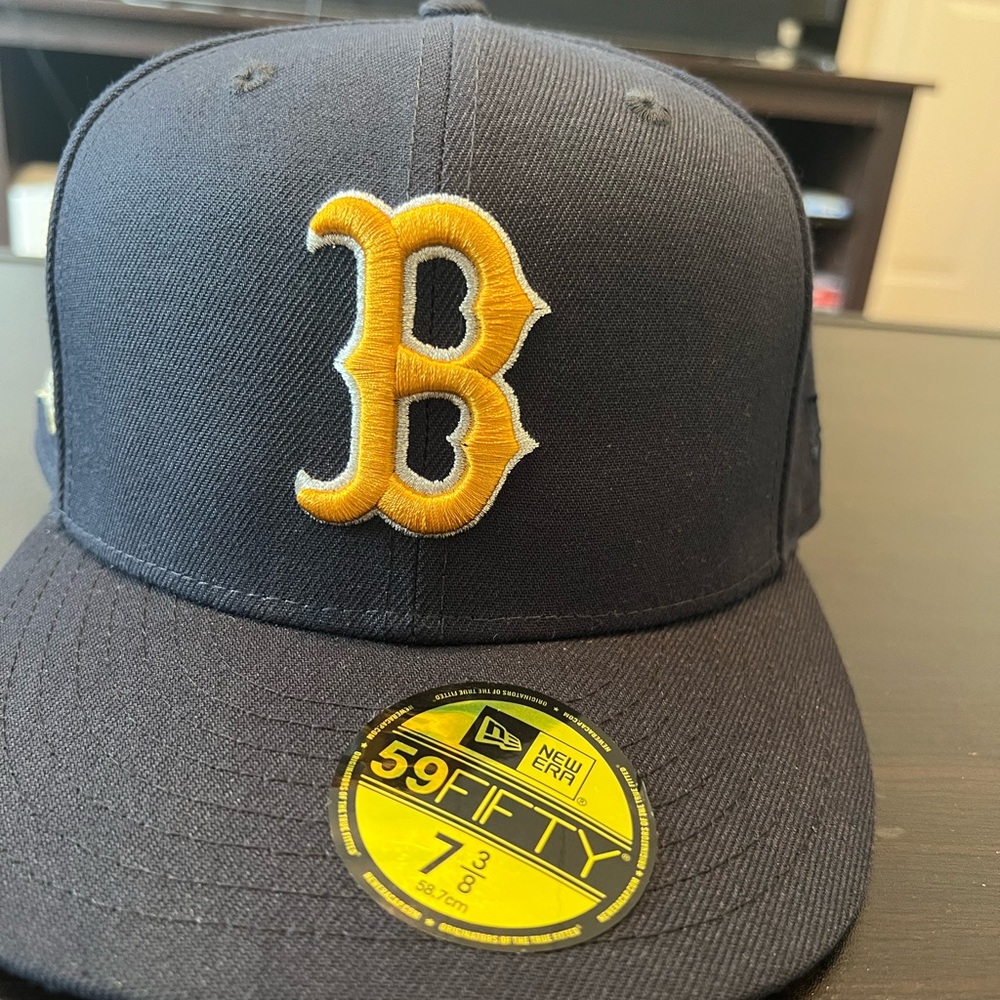Boston Red Sox New Era Men’s Fitted Size 7 3/8 w/SidePatch *Brand New*
